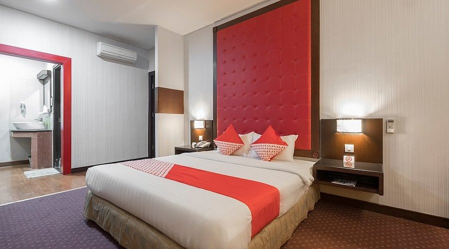 OYO 90114 Boulevard Executive Makassar di Kawasan Panakkukang